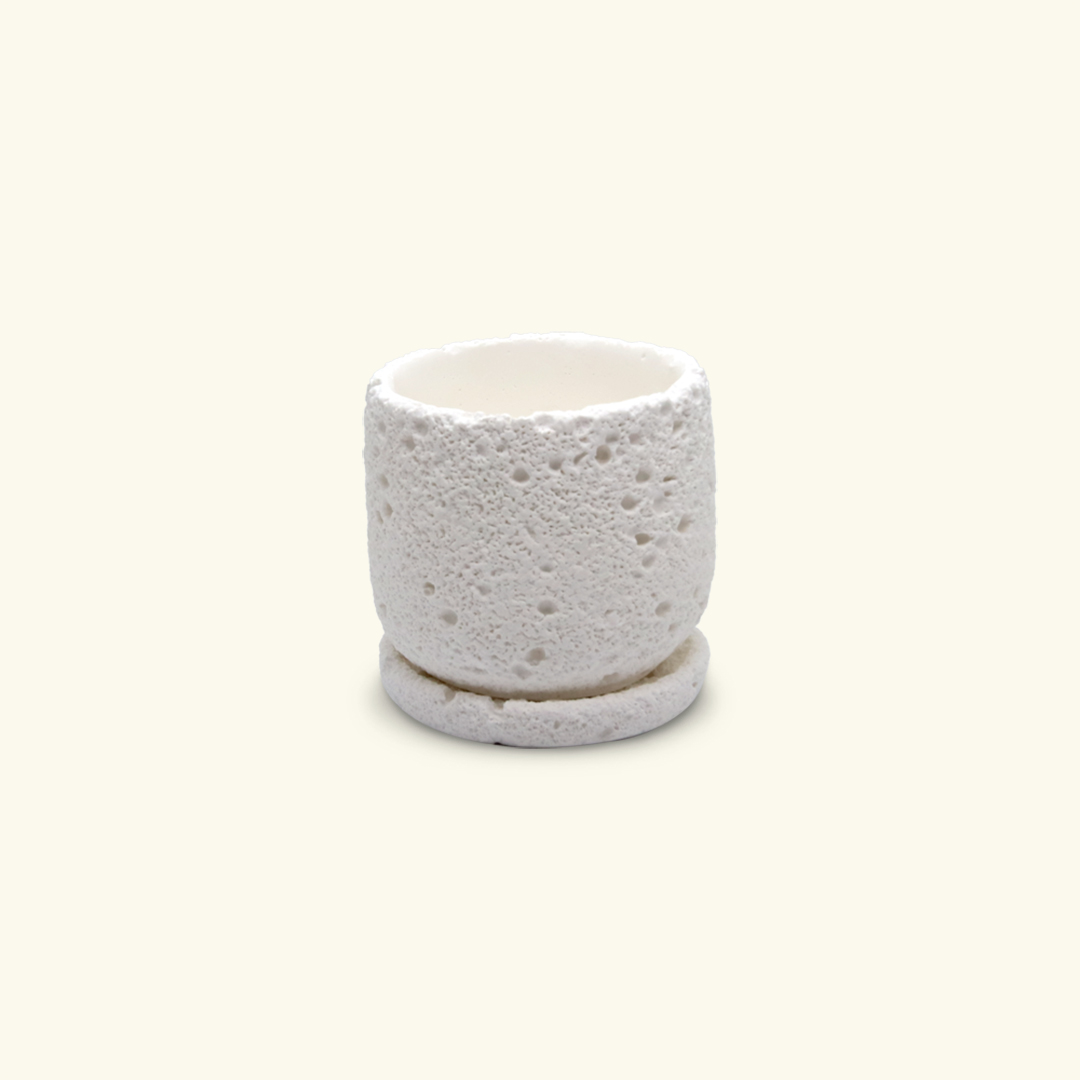 Lava stone pot - White
